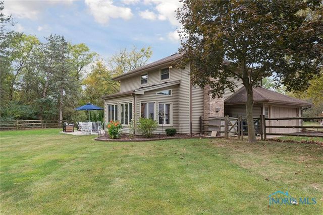 831 Whitehorse Court, Perrysburg, OH 43551