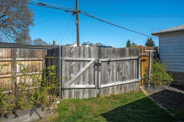 1207 E Providence Ave, Spokane, WA 99207