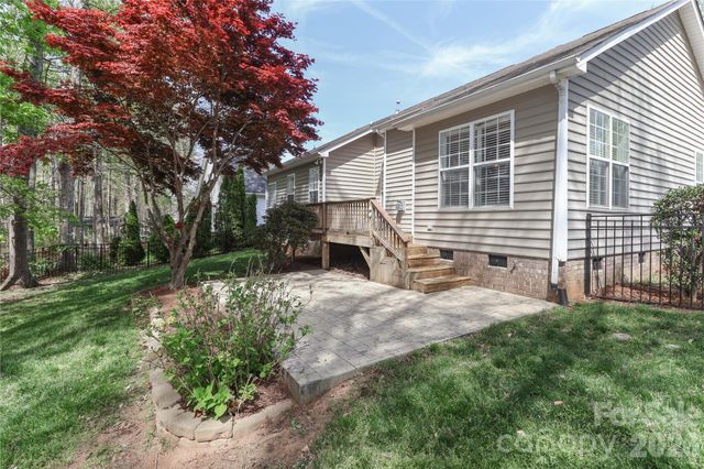 158 Forest Walk Way, Mooresville, NC 28115