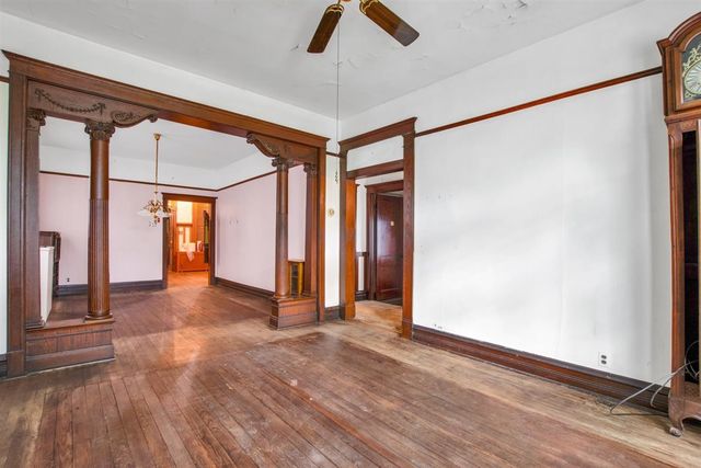 2244 N Maplewood Avenue, Chicago, IL 60647