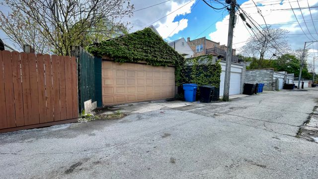 2244 N Maplewood Avenue, Chicago, IL 60647