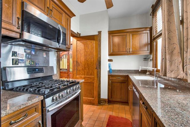 2244 N Maplewood Avenue, Chicago, IL 60647