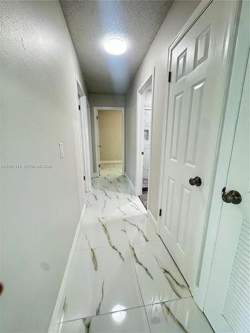 8160 SW 6th St, North Lauderdale, FL 33068