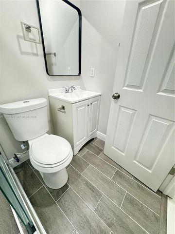 8160 SW 6th St, North Lauderdale, FL 33068