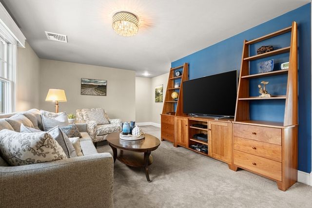 15 College Ave, Arlington, MA 02474