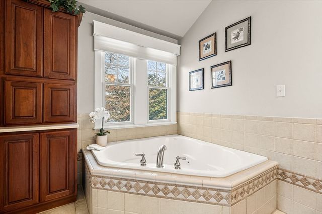 15 College Ave, Arlington, MA 02474