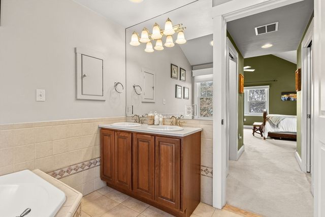 15 College Ave, Arlington, MA 02474