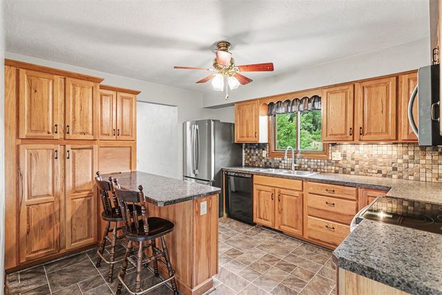 16791 De Avenue, Augusta, MI 49012