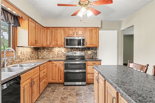 16791 De Avenue, Augusta, MI 49012