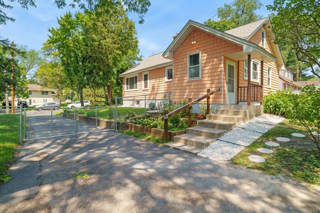 10901 Russell Avenue S, Bloomington, MN 55431