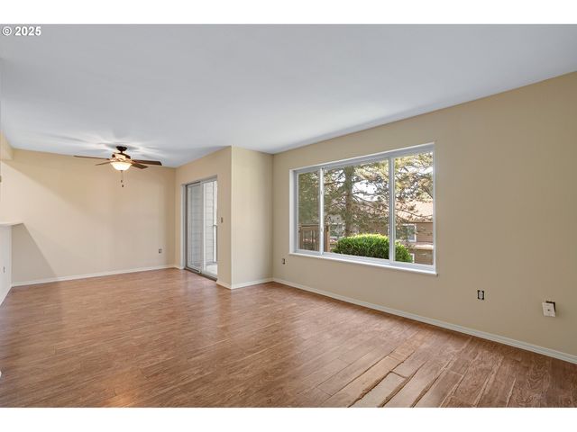 7145 Sw SAGERT St 103, Tualatin, OR 97062