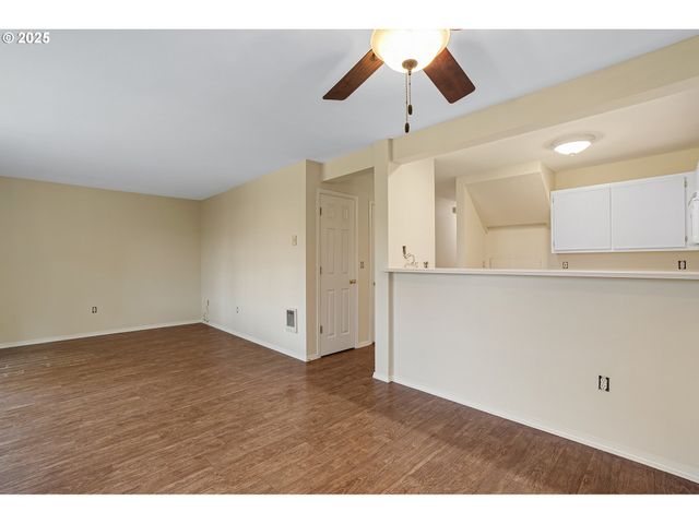 7145 Sw SAGERT St 103, Tualatin, OR 97062