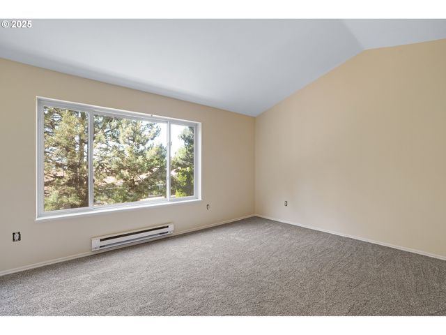 7145 Sw SAGERT St 103, Tualatin, OR 97062
