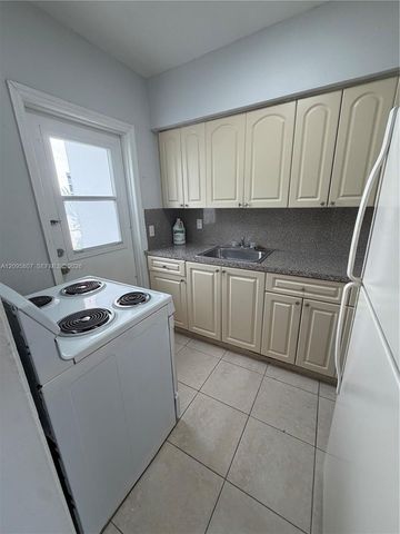 561 SW 7th Street 1, Miami, FL 33130