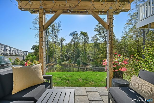 63 Brentwood Circle 63, Danbury, CT 06810