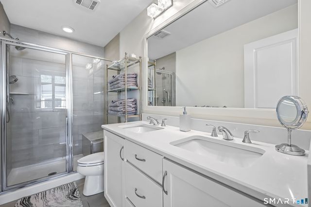 63 Brentwood Circle 63, Danbury, CT 06810