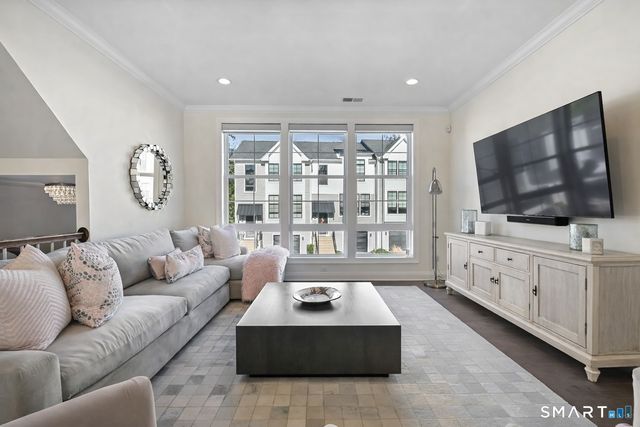 63 Brentwood Circle 63, Danbury, CT 06810