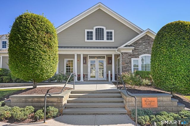 63 Brentwood Circle 63, Danbury, CT 06810