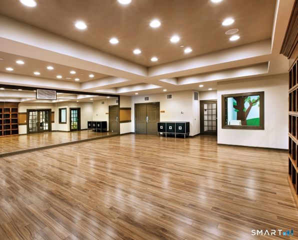 63 Brentwood Circle 63, Danbury, CT 06810