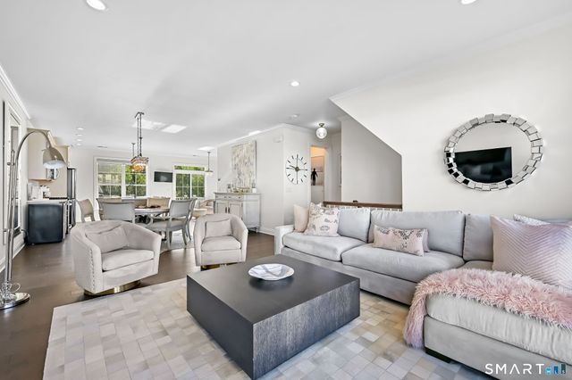 63 Brentwood Circle 63, Danbury, CT 06810