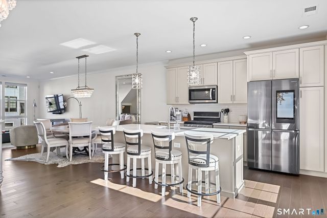 63 Brentwood Circle 63, Danbury, CT 06810