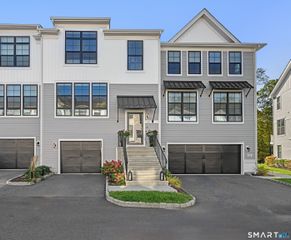 63 Brentwood Circle 63, Danbury, CT 06810