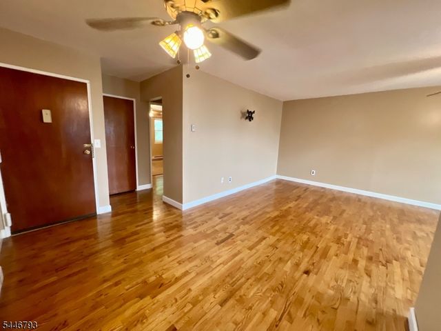 100 Pierson Miller 63, Pompton Lakes Boro, NJ 07442