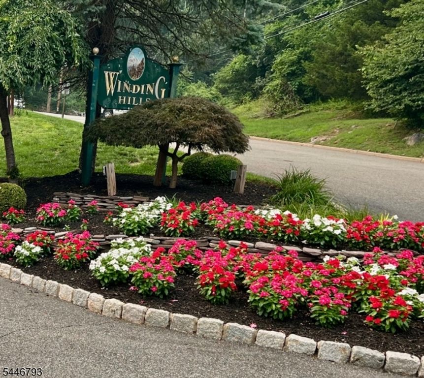 100 Pierson Miller 63, Pompton Lakes Boro, NJ 07442