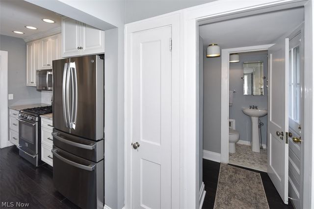 3382 Kenmore Road, Shaker Heights, OH 44122