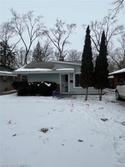 25110 ANNAPOLIS Street, Dearborn Heights, MI 48125