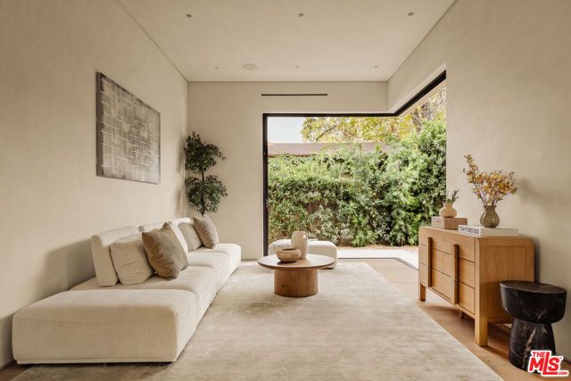 4724 Halbrent Avenue, Sherman Oaks, CA 91403