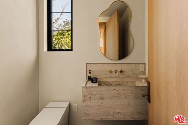 4724 Halbrent Avenue, Sherman Oaks, CA 91403