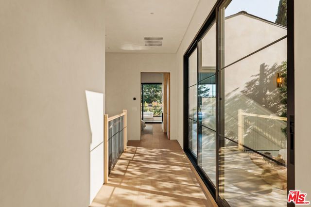 4724 Halbrent Avenue, Sherman Oaks, CA 91403