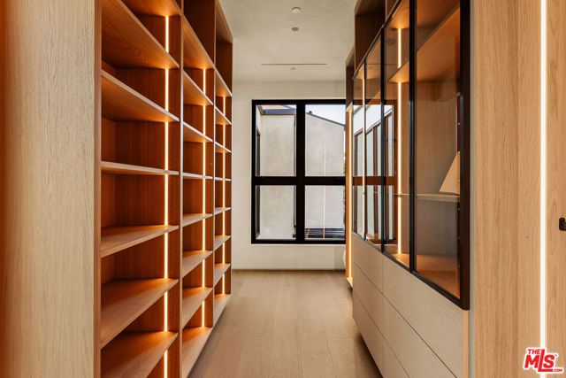 4724 Halbrent Avenue, Sherman Oaks, CA 91403