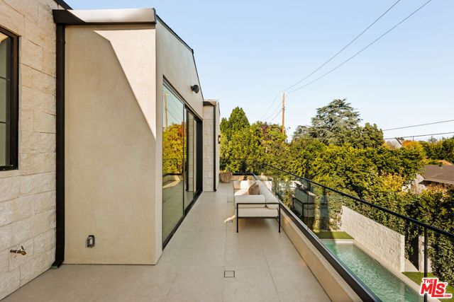 4724 Halbrent Avenue, Sherman Oaks, CA 91403