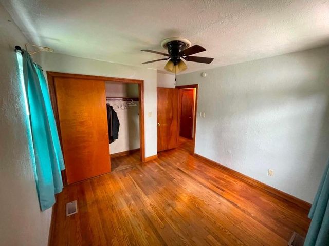 2006 Enslow Blvd, Hunginton, WV 25701