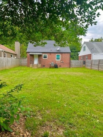2006 Enslow Blvd, Hunginton, WV 25701