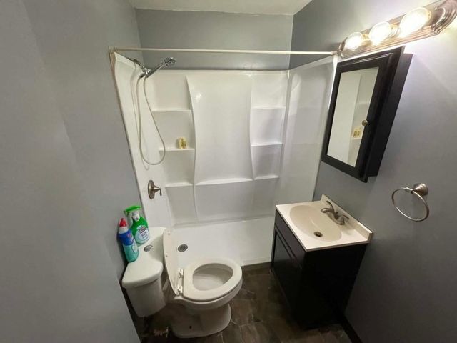 2006 Enslow Blvd, Hunginton, WV 25701