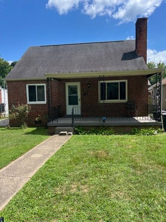 2006 Enslow Blvd, Hunginton, WV 25701