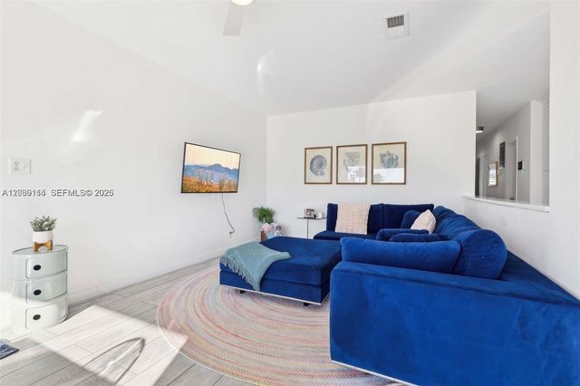 1187 Hillsboro Mile 4W, Hillsboro Beach, FL 33062