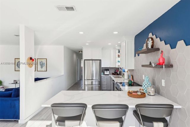 1187 Hillsboro Mile 4W, Hillsboro Beach, FL 33062