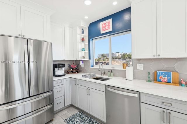 1187 Hillsboro Mile 4W, Hillsboro Beach, FL 33062
