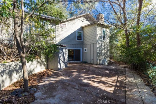 2305 Sugarloaf Drive, Agoura Hills, CA 91301