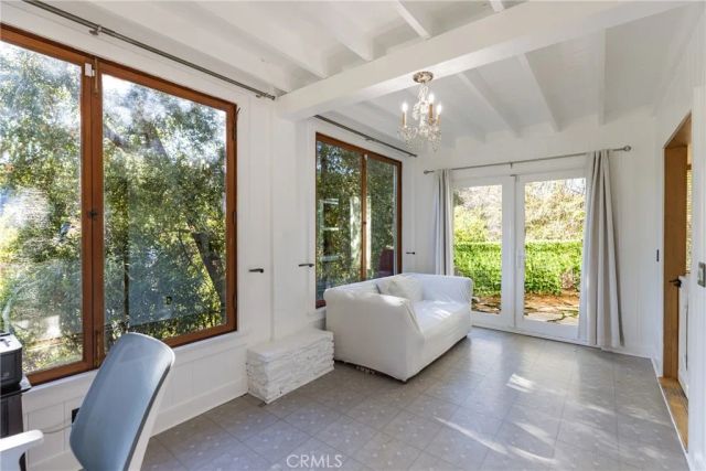 2305 Sugarloaf Drive, Agoura Hills, CA 91301