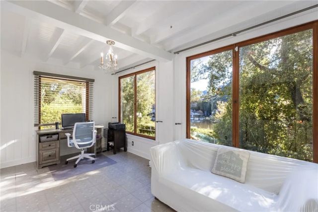 2305 Sugarloaf Drive, Agoura Hills, CA 91301