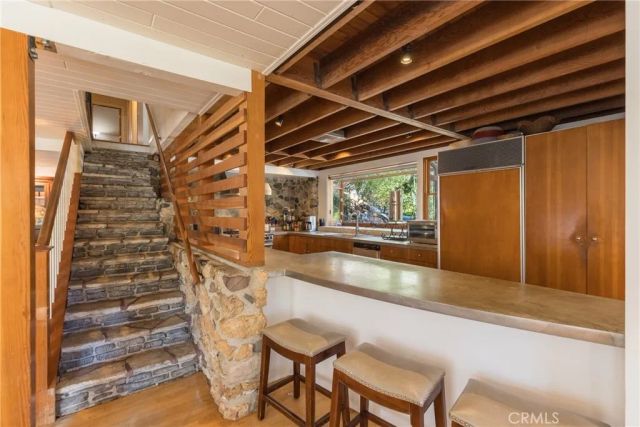 2305 Sugarloaf Drive, Agoura Hills, CA 91301