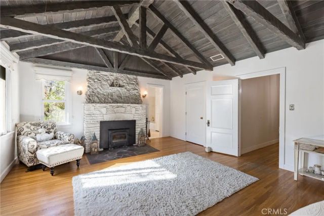 2305 Sugarloaf Drive, Agoura Hills, CA 91301