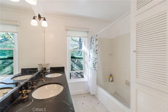 2305 Sugarloaf Drive, Agoura Hills, CA 91301