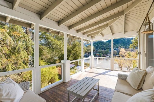 2305 Sugarloaf Drive, Agoura Hills, CA 91301