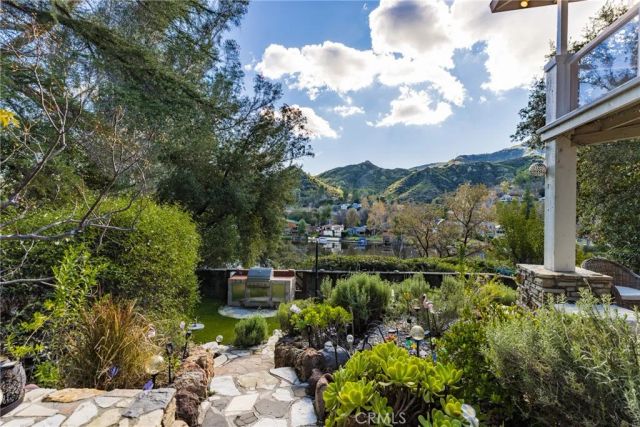 2305 Sugarloaf Drive, Agoura Hills, CA 91301